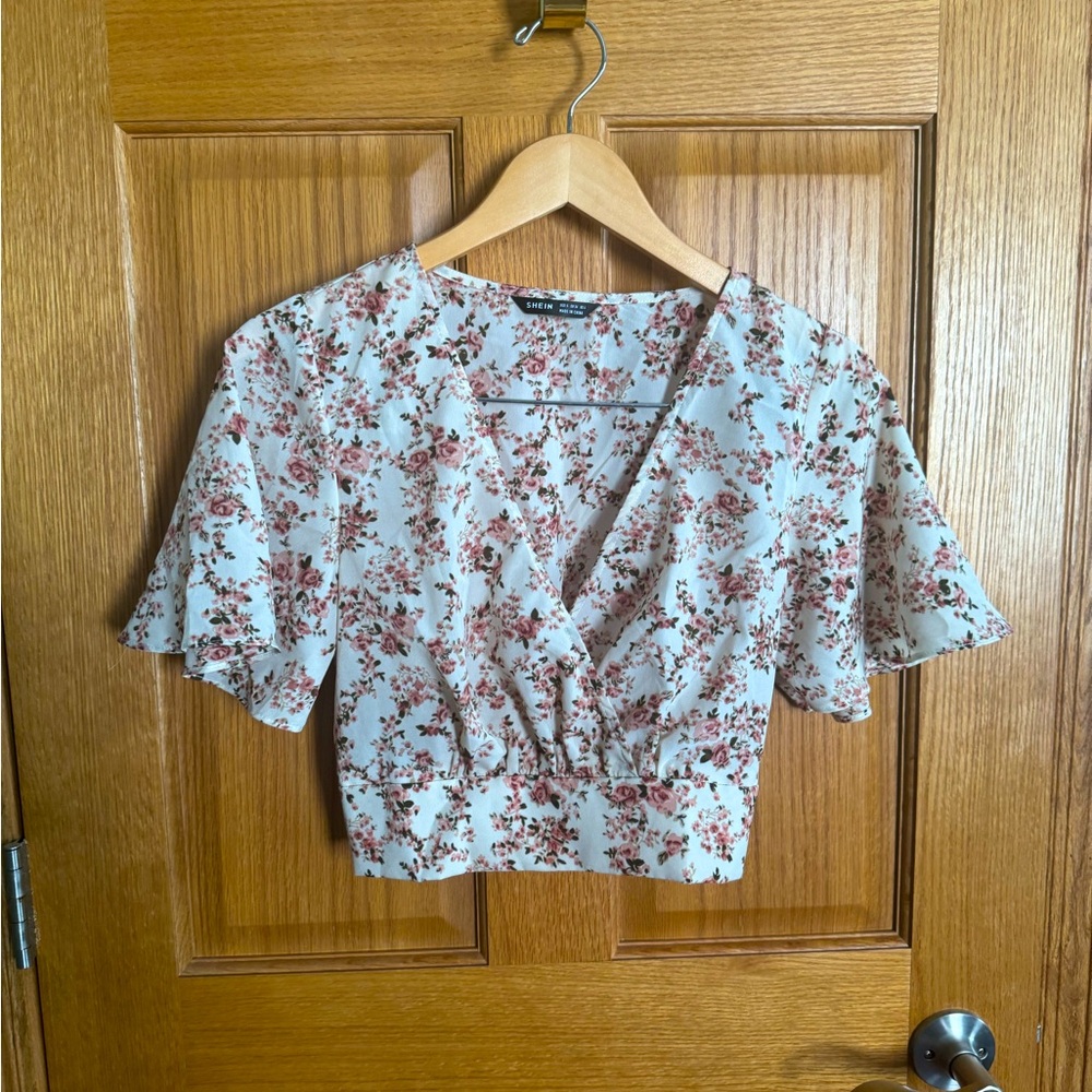 5/$40 - Floral Crop Top